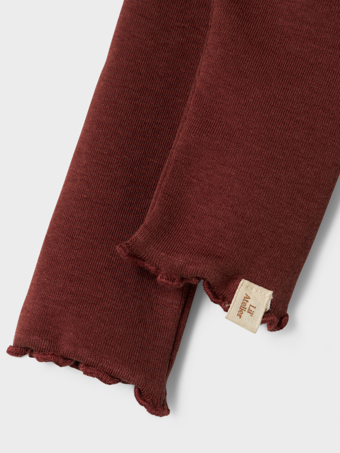 model_shot-front_full